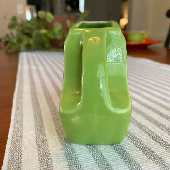 Fiestaware CHARTREUSE Mini Disc Pitcher - Picture 2 of 6